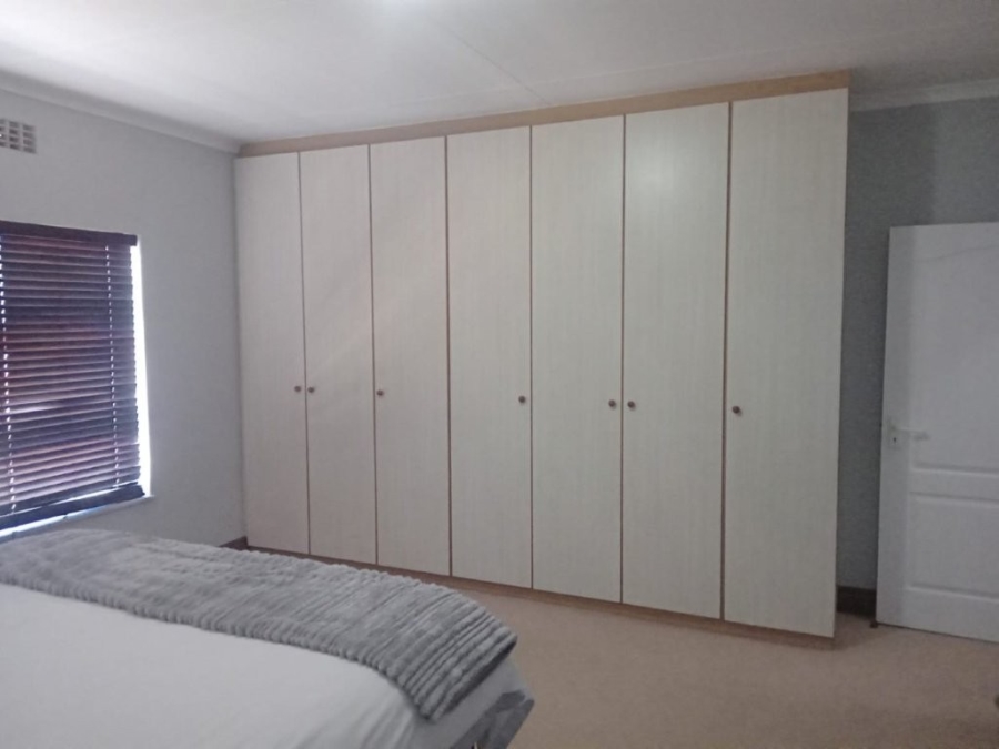 6 Bedroom Property for Sale in Aston Bay Eastern Cape